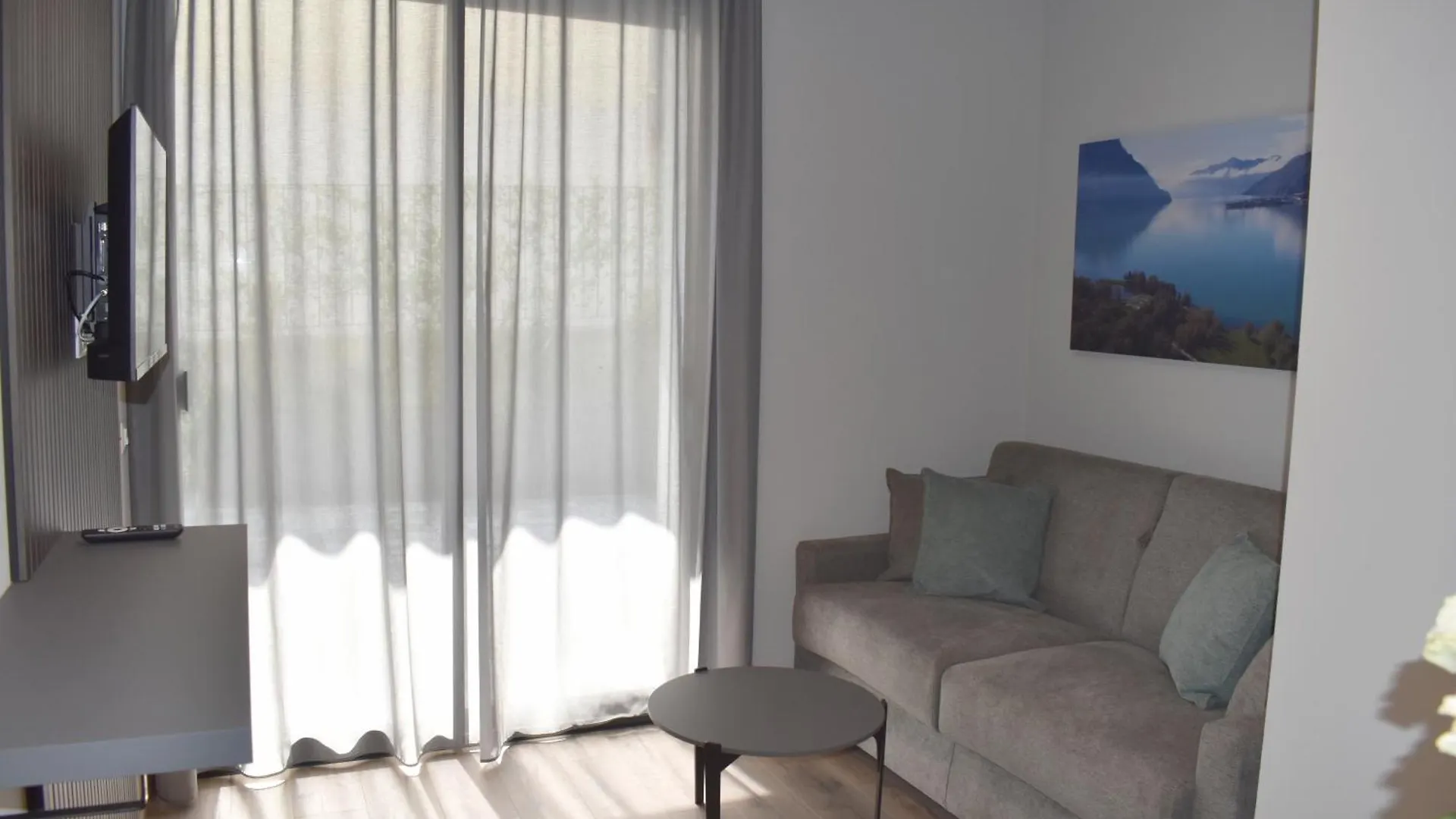 Baia Delle Rose Holiday Apartments Costa Volpino Italie